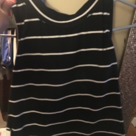 Crop top black & white - Picture 2 of 4